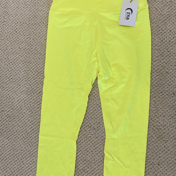 ZYIA Pants - NWT ZYIA Neon Yellow Ascend Hi-Rise Capri 20” Leggings, Size 12